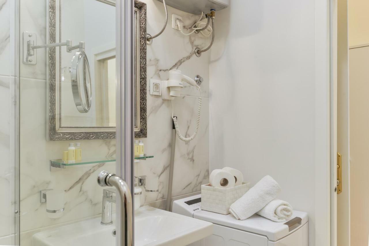 Noble Elegance Studio Apartment