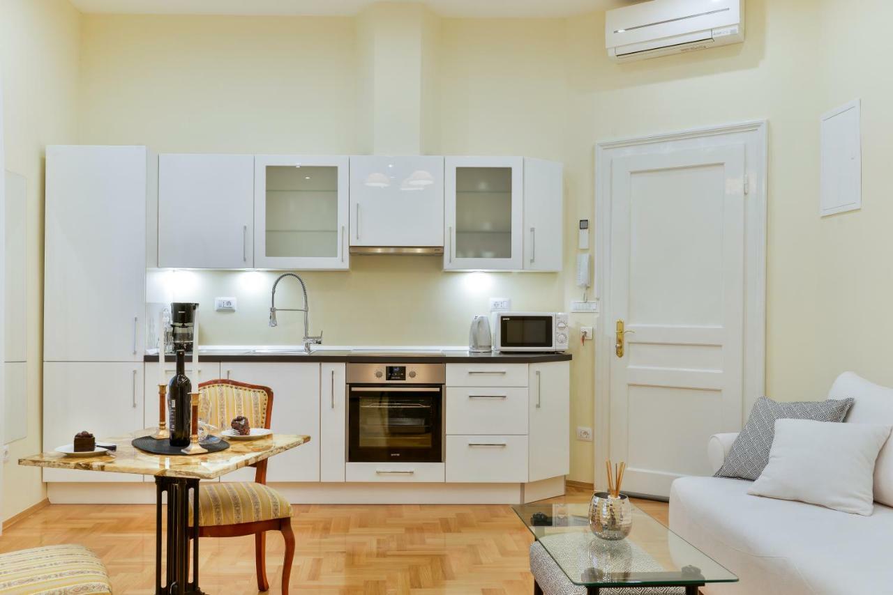 Noble Elegance Studio Apartment
