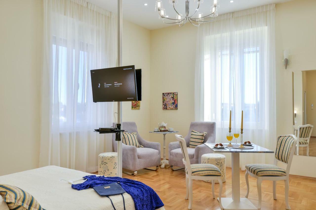 Noble Elegance Studio Apartment *
